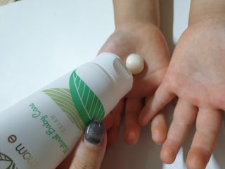 mom e 맘이 내추럴 베이비 케어 크림+바디오일 — 5점을 준 리뷰어가 2021년 1월 올린 사용 사진