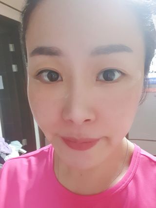 [NEW 탄력유턴 아이크림] AHC 유스 래스팅 리얼 아이크림 포 페이스 — 5점을 준 리뷰어가 2021년 3월 올린 사용 사진