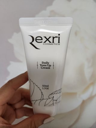 렉스리 데일리 톤업 크림 Rexri Daily Tone Up Cream — 5점을 준 리뷰어가 2022년 8월 올린 사용 사진