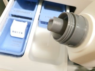 [생활공작소] 섬유유연제 + 세탁세제 1.5L 릴리향 — 4.5점을 준 리뷰어가 2021년 2월 올린 사용 사진