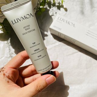 러브모아 향수 고체향수 승무원 고체향수 바르는 향수 니치향수 도손 우드세이지 앤 씨솔트 — 5점을 준 리뷰어가 2022년 10월 올린 사용 사진