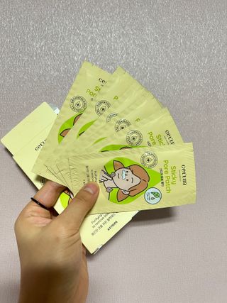 세뚜아(Cettua) 세뚜아 스티키 포어 패치 Cettua Sticky Pore Patch — 5점을 준 리뷰어가 2023년 7월 올린 사용 사진