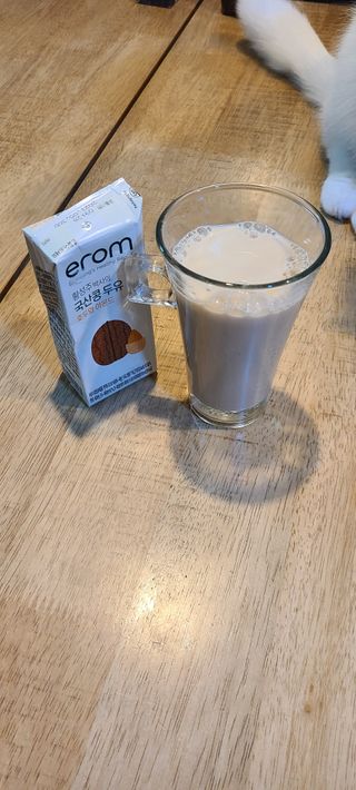 이롬 erom 황성주박사의 국산콩 두유 호두와 아몬드 — 5점을 준 리뷰어가 2020년 12월 올린 사용 사진