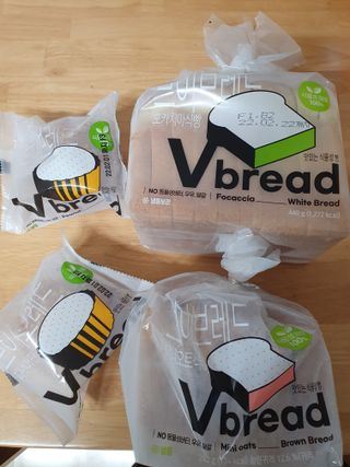 롯데제과 Vbread 포카치아식빵1개 + 미니식빵 1개 + 머핀 2개 세트 — 5점을 준 리뷰어가 2021년 9월 올린 사용 사진