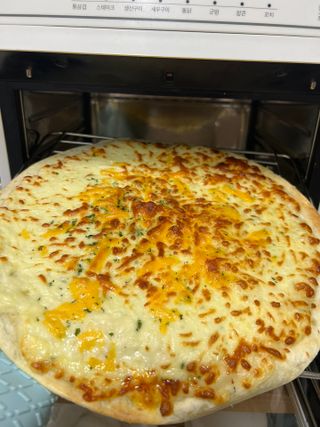 [푸딩팩토리] 10인치 씬피자 3종 택2_베샤멜 고르곤졸라/불고기/고르곤졸라 — 4.5점을 준 리뷰어가 2022년 5월 올린 사용 사진