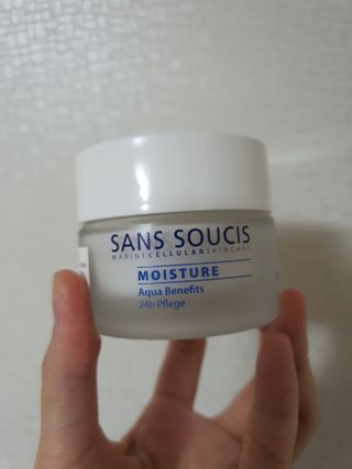 산수시 아쿠아 베네핏 24h 수부지 물광 속건조 수분크림 50ml — 5점을 준 리뷰어가 2021년 6월 올린 사용 사진