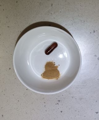 프리마인 홍삼의 강력한 에너지, 이제는 흡수율을 높인 최첨단 캡슐로 간편하게 초고속 충전하세요. — 5점을 준 리뷰어가 2022년 12월 올린 사용 사진