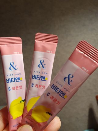 비타앤C 레몬맛, 망고맛 — 5점을 준 리뷰어가 2021년 6월 올린 사용 사진