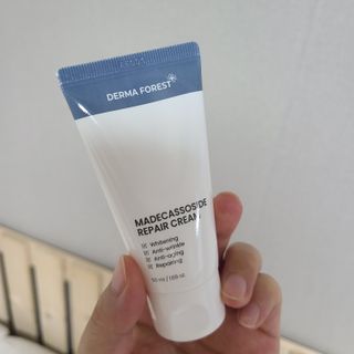 더마포레스트 마데카소사이드 리페어 크림 / 캐비아추출물 병풀추출물 시카케어 미백 주름개선 — 5점을 준 리뷰어가 2021년 8월 올린 사용 사진