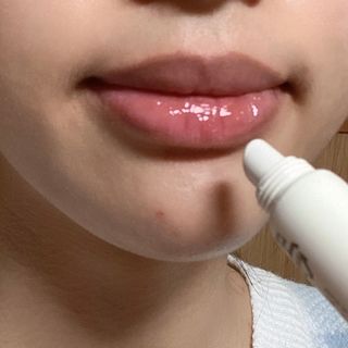 [후르디아] 올리브영 착한보습 비건 립버터 2종 — 5점을 준 리뷰어가 2022년 11월 올린 사용 사진