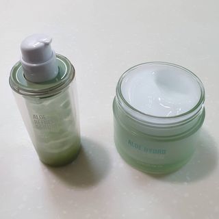 김정문알로에 큐어 큐어 알로에 리프레쉬 젤리 세럼, 큐어 알로에 하이드로 젤리 크림 — 5점을 준 리뷰어가 2021년 3월 올린 사용 사진