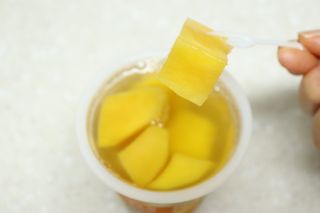 돌 MF[Dole] 파인애플컵/망고컵/복숭아컵 198g 6입X1박스 (맛 1가지 랜덤 발송) — 5점을 준 리뷰어가 2023년 6월 올린 사용 사진