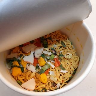 NISSIN 닛신 컵누들  4종 - 씨푸드오리지날, 씨푸드 스파이시, 씨푸드 커리, 씨푸드 XO소스 — 5점을 준 리뷰어가 2022년 4월 올린 사용 사진