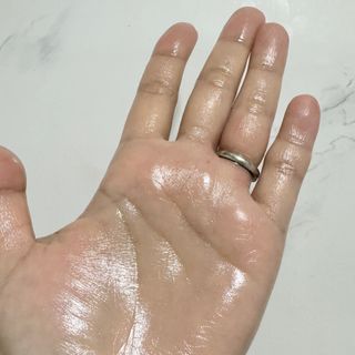 스킨1004 [SKIN1004] 마다가스카르 센텔라 라이트 클렌징 오일 200ml — 5점을 준 리뷰어가 2024년 8월 올린 사용 사진