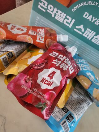 참앤들황토농원 10가지 맛, 입맛대로 스페셜하게~ 가볍게 한 포 땡! 곤약젤리 스페셜 패키지 130ml x 30포 — 5점을 준 리뷰어가 2023년 1월 올린 사용 사진
