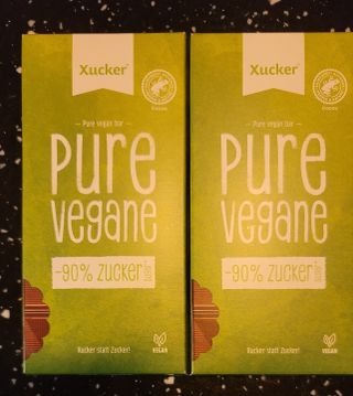 당류2g 자일리톨로 단맛을낸 슈카 퓨어비건 무설탕초콜릿 Xucker vegan 2개입 — 5점을 준 리뷰어가 2021년 4월 올린 사용 사진