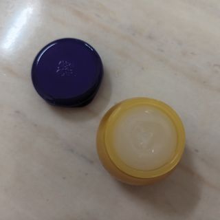 틱톡 [후르디아] 튼입술해결템 올리브영 블루베리 하이드레이팅 허니 립밤 — 5점을 준 리뷰어가 2024년 3월 올린 사용 사진