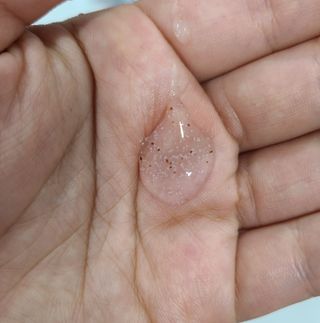 벨먼 내추럴스파 수분광채 스크럽 바디워시 600ml 5종 — 5점을 준 리뷰어가 2022년 5월 올린 사용 사진