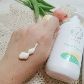 mom e 맘이 내추럴 베이비 케어 샴푸앤바스+로션 — 5점을 준 리뷰어가 2021년 1월 올린 사용 사진
