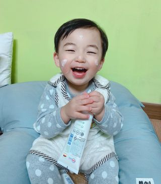 mom e 맘이 내추럴 베이비 케어 크림+바디오일 — 5점을 준 리뷰어가 2021년 1월 올린 사용 사진