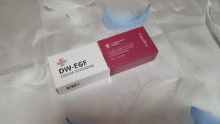 이지듀 DW-EGF 크림 다이브좀_콜라겐이 쏙쏙, 탄력피부로 다이빙 — 5점을 준 리뷰어가 2021년 2월 올린 사용 사진