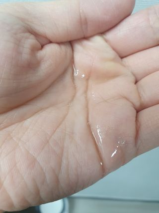 썸헤어 / SUMHAIR 썸헤어 실키 테라피 헤어 에센스 — 5점을 준 리뷰어가 2021년 5월 올린 사용 사진