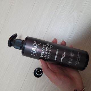 헤어플러스 블랙 컬러본드 샴푸 트리트먼트 300ml — 5점을 준 리뷰어가 2021년 5월 올린 사용 사진