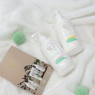 mom e 맘이 내추럴 베이비 케어 샴푸앤바스+로션 — 5점을 준 리뷰어가 2021년 1월 올린 사용 사진