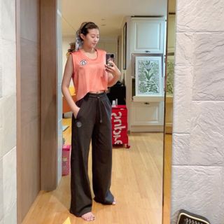 [스테이피플] SILKY SLEEVELESS LOGO TOP — 5점을 준 리뷰어가 2022년 6월 올린 사용 사진