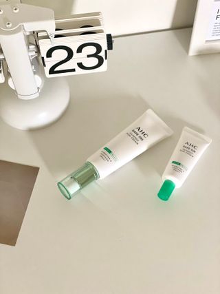 [AHC] 세이프온 에센스 선크림 올리브영 스페셜 증정 기획세트 — 5점을 준 리뷰어가 2022년 6월 올린 사용 사진