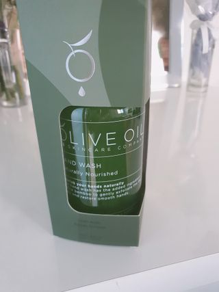 올리브 오일 스킨케어 컴퍼니 [OOSC] 촉촉 깨끗 내추럴리 너리시드 핸드워시 500ml — 5점을 준 리뷰어가 2021년 5월 올린 사용 사진