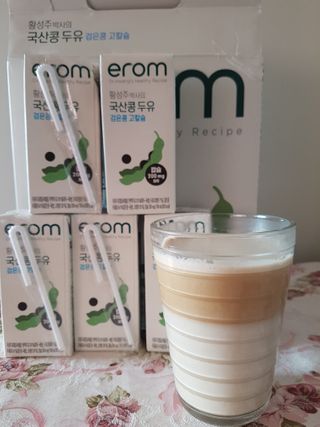 이롬 erom 황성주박사의 국산콩 두유 검은콩 고칼슘 — 5점을 준 리뷰어가 2021년 1월 올린 사용 사진