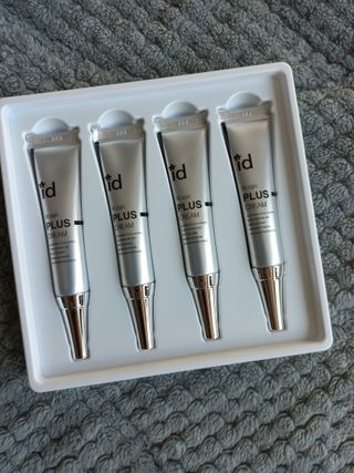 아이디플라코스메틱 아이디 브이로직 플러스 크림 15ml X 4EA — 5점을 준 리뷰어가 2022년 1월 올린 사용 사진