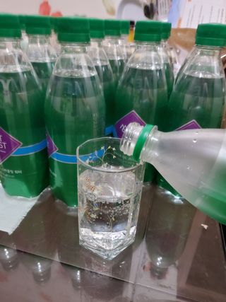몽베스트 Montbest with Sparkling water Plain 20병 — 5점을 준 리뷰어가 2022년 8월 올린 사용 사진