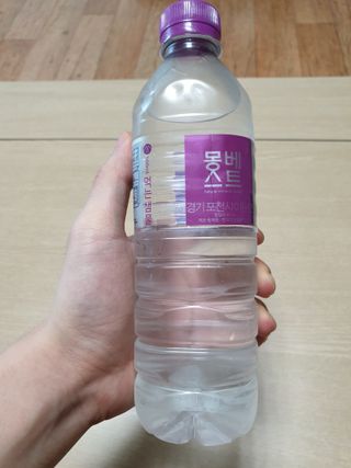 몽베스트 [MONTBEST]위드어스 500mL 20병 — 4.5점을 준 리뷰어가 2022년 7월 올린 사용 사진