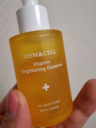 체르엠 스템앤셀 비타민 브라이트닝 에센스 30ml 1개 — 4점을 준 리뷰어가 2022년 4월 올린 사용 사진