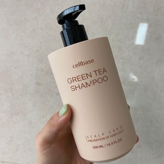 프리마인 더이상 뻣뻣하고 효과없는 탈모샴푸는 NO. 근본부터 케어하는 셀베이스 그린티샴푸(500ml) — 5점을 준 리뷰어가 2023년 4월 올린 사용 사진