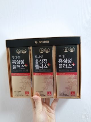 서울약사신협_투데이홍삼정플러스스틱_10g x 30포 — 5점을 준 리뷰어가 2021년 3월 올린 사용 사진