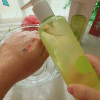 비알티씨 BRTC 안티폴루션 앤 블랙헤드 클렌징오일 300ml — 5점을 준 리뷰어가 2022년 12월 올린 사용 사진