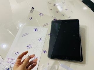 아클리브 Premium 항균 항바이러스 액정 보호필름(iPad) — 4점을 준 리뷰어가 2022년 9월 올린 사용 사진