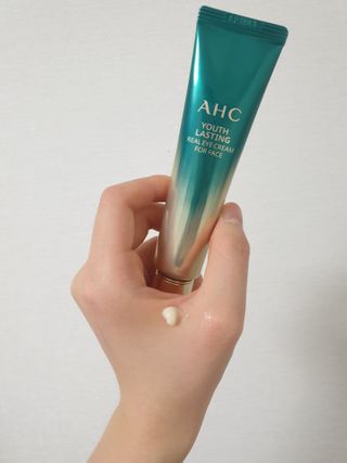 [NEW 탄력유턴 아이크림] AHC 유스 래스팅 리얼 아이크림 포 페이스 — 5점을 준 리뷰어가 2021년 1월 올린 사용 사진