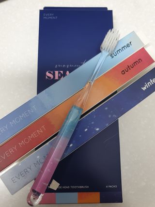 에브리모먼트 에브리 모먼트 칫솔 Every moment toothbrush — 4.5점을 준 리뷰어가 2022년 2월 올린 사용 사진