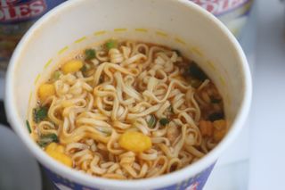 NISSIN 닛신 컵누들  4종 - 씨푸드오리지날, 씨푸드 스파이시, 씨푸드 커리, 씨푸드 XO소스 — 4점을 준 리뷰어가 2022년 5월 올린 사용 사진