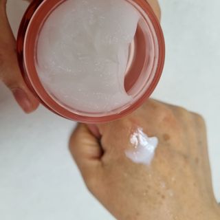 아이앤립 / EYENLIP 아이앤립 연어오일 리바이탈라이징 토너+앰플+크림 3종 세트 — 5점을 준 리뷰어가 2021년 5월 올린 사용 사진