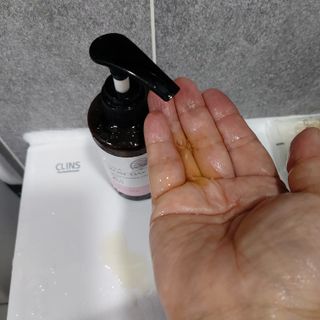 라라로즈데이 시즌2 여성청결제 200ml 아로마 페미민 클렌저, 독일더마인증 — 4점을 준 리뷰어가 2021년 9월 올린 사용 사진