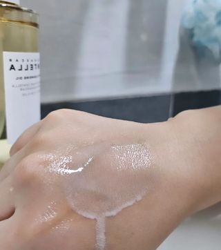 스킨1004 [SKIN1004] 마다가스카르 센텔라 라이트 클렌징 오일 200ml — 5점을 준 리뷰어가 2024년 8월 올린 사용 사진