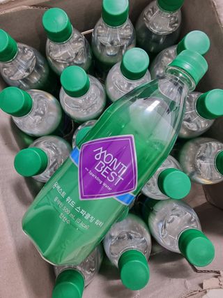 몽베스트 Montbest with Sparkling water Plain 20병 — 5점을 준 리뷰어가 2021년 11월 올린 사용 사진
