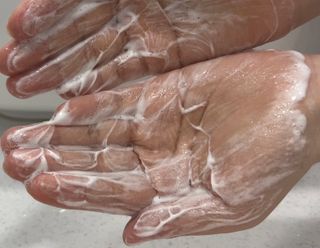 [닥터문] 센텔라 시카케어 화이트머스크 바디워시 1000ml — 5점을 준 리뷰어가 2023년 8월 올린 사용 사진