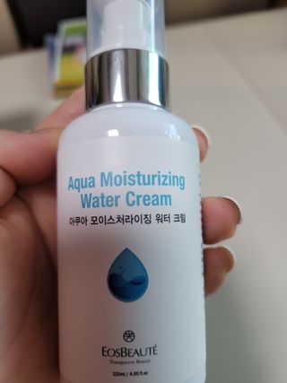 약손명가코스메틱 에오스보떼 아쿠아 모이스처라이징 워터 크림 — 5점을 준 리뷰어가 2022년 1월 올린 사용 사진