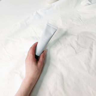 르핸스 퍼포밍 2 핸드&네일 비반트포렛/베티버포그 — 5점을 준 리뷰어가 2023년 3월 올린 사용 사진